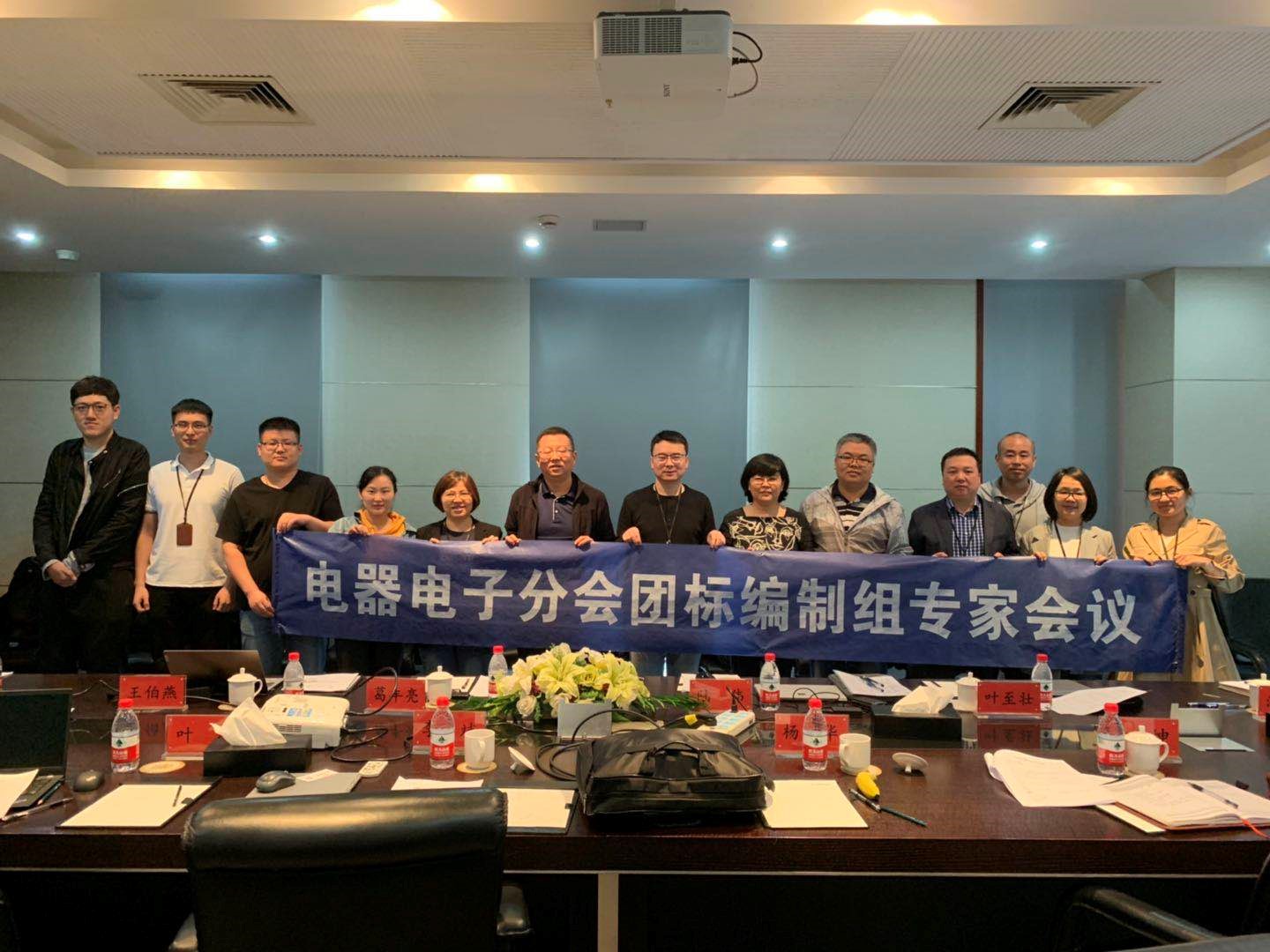 C:\Users\dyf\Desktop\2.jpg C:\Users\dyf\Desktop\2.jpg