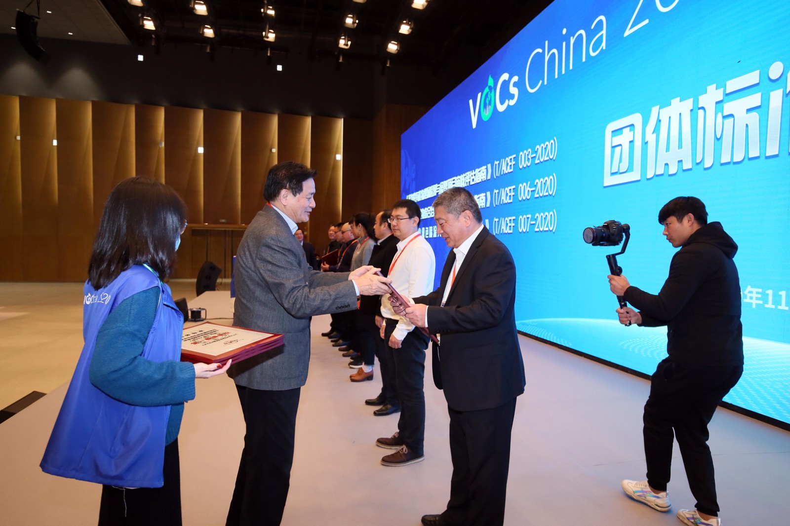 1912386973.jpg 1912386973.jpg